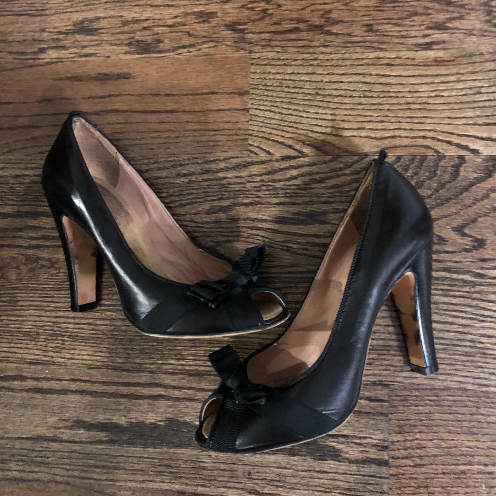 Marc Jacobs Black Leather Peep Toe Pumps 35
